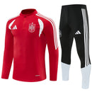 Chándal hombre selección española sudadera roja y pantalón negro entrenamiento temporada 2026 2027 calidad 1.1 oficial, España 2026, Chándal España rojo, Ropa entrenamiento España, Equipación España barata, Calidad 1.1 RFEF, Tienda Hincha Futbolero, Lamine Yamal 2026, Bloke Core España, Sudadera España 2026, Regalo fútbol mundial.