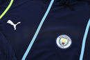 Chándal hombre Manchester City temporada 2025 2026 chaqueta cortaviento y pantalón azul marino entrenamiento calidad 1.1 premium oficial cityzen. Manchester City 2025, Chándal City azul marino, Cortaviento Man City, Ropa Cityzens barata, Entrenamiento City 25/26, Calidad 1.1 Man City, Premier League Gear, Tienda Hincha Futbolero, Manchester City Navy Tracksuit.