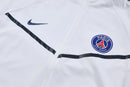 Chándal hombre PSG temporada 2025 2026 chaqueta cortaviento blanca y pantalón negro entrenamiento calidad 1.1 premium oficial paris saint germain. PSG 2025, Chándal PSG blanco, Cortaviento PSG negro, Ropa PSG barata, Entrenamiento PSG 25/26, Calidad 1.1 PSG, Ligue 1 Gear, Tienda Hincha Futbolero, PSG White Tracksuit.