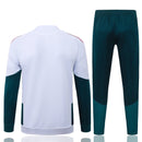 Chándal Real Madrid 26/27 Chaqueta Blanca y Pantalón Verde - TIENDA HINCHA FUTBOLERO