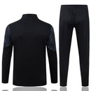 AC Milan 2025, Chándal Milan 25/26, Conjunto AC Milan negro, Ropa AC Milan oficial, Agasalho Milan 2026, Chándal fútbol hombre, Calidad 1.1 Milan, Nueva colección 2025, Regalo fútbol hombre, Tienda Hincha Futbolero.