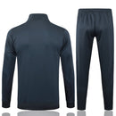 Chándal hombre conjunto Selección Argentina temporada 2025 2026 chaqueta y pantalón color gris oficial staff 3 estrellas fútbol técnica transpirable mundial.