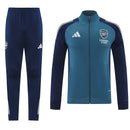 Arsenal 2025, Chándal Arsenal marino, Conjunto Arsenal hombre, Ropa Arsenal barata, Entrenamiento Arsenal 25/26, Calidad 1.1 Arsenal, Premier League Gear, Tienda Hincha Futbolero, Arsenal Navy Kit.