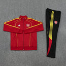 Conjunto chándal hombre Arsenal FC temporada 2025 2026 chaqueta roja y pantalón negro entrenamiento calidad 1.1 oficial, Arsenal 2025, Chándal Arsenal hombre, Arsenal FC 2026, Conjunto rojo negro Arsenal, Ropa barata Arsenal, Calidad 1.1 Arsenal, Premier League 2026, Tienda Hincha Futbolero, Gunners Style, London Training.