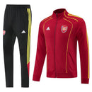 Conjunto chándal hombre Arsenal FC temporada 2025 2026 chaqueta roja y pantalón negro entrenamiento calidad 1.1 oficial, Arsenal 2025, Chándal Arsenal hombre, Arsenal FC 2026, Conjunto rojo negro Arsenal, Ropa barata Arsenal, Calidad 1.1 Arsenal, Premier League 2026, Tienda Hincha Futbolero, Gunners Style, London Training.
