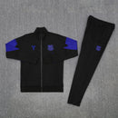 Chándal hombre FC Barcelona temporada 2025 2026 edición especial Kobe Bryant color negro con detalles azul kobe calidad 1.1 oficial, Barcelona 2025, Chándal Barça Kobe Bryant, Barça 25/26 negro azul, Ropa Barça edición especial, Chándal barato Barcelona, Calidad 1.1 Barça, Mamba Mentality football, Tienda Hincha Futbolero, Culés, Bloke Core Barça.