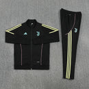 Chándal hombre Juventus temporada 2025 2026 conjunto negro sudadera y pantalón largo calidad 1.1 premium oficial.