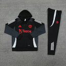 CHÁNDAL Y PANTALÓN DEL MANCHESTER UNITED 24/25 HOMBRE - TIENDA HINCHA FUTBOLERO