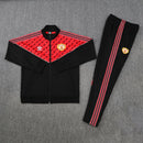 Conjunto chándal hombre Manchester United temporada 2025 2026 chaqueta y pantalón negro y rojo entrenamiento calidad 1.1 oficial, Manchester United 2025, Chándal Manchester United, Man Utd 2026, Conjunto negro rojo United, Ropa barata Manchester, Calidad 1.1 United, Premier League 2026, Tienda Hincha Futbolero, Red Devils Style, Carrington Training.