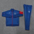 Chándal oficial del Paris Saint-Germain (PSG) temporada 2025 2026 conjunto chaqueta y pantalón azul para hombre de Tienda Hincha Futbolero, Chándal PSG, PSG 2025/26, Ropa entrenamiento PSG, Conjunto PSG hombre, Comprar chándal PSG oficial, PSG azul, Calidad premium París, Ligue 1 chándal, PSG 2026.
