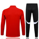Chándal hombre Liverpool FC temporada 2025 2026 conjunto oficial chaqueta roja pantalón negro fútbol técnica transpirable Reds Anfield.