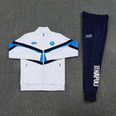 Chándal hombre SSC Napoli temporada 2025 2026 conjunto sudadera blanca y pantalón azul marino calidad 1.1 premium oficial.