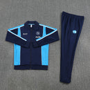 Napoli 2025, Chándal Napoli marino, Conjunto Napoli hombre, Ropa Napoli barata, Entrenamiento Napoli 25/26, Calidad 1.1 Napoli, Serie A Gear, Tienda Hincha Futbolero, SSC Napoli Navy.
