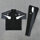 Conjunto chándal y pantalón hombre Nike Air color negro diseño urbano deportivo logotipos premium calidad 1.1 oficial, Chándal Nike Air, Conjunto Nike hombre, Nike Air negro, Ropa deportiva barata, Chándal calidad 1.1, Nike Air Tracksuit, Moda urbana hombre, Tienda Hincha Futbolero, Conjunto deportivo negro.
