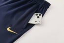 Nike 2026, Chándal Nike blanco y marino, Conjunto Nike hombre, Sudadera Nike blanca, Pantalón Nike marino, Ropa Nike barata, Calidad 1.1 Nike, Regalo deporte hombre, Tienda Hincha Futbolero, Nike Streetwear.