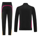 AS Roma 2025, Chándal Roma negro, Conjunto Roma hombre, Ropa Roma barata, Entrenamiento Roma 25/26, Calidad 1.1 Roma, Serie A Gear, Tienda Hincha Futbolero, Roma Black Kit.