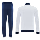 Chándal hombre AS Roma temporada 2025 2026 conjunto sudadera blanca y pantalón azul marino calidad 1.1 premium oficial.