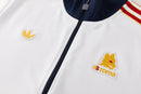 Chándal hombre AS Roma temporada 2025 2026 conjunto sudadera blanca y pantalón azul marino calidad 1.1 premium oficial.