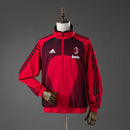 Chaqueta oficial del AC Milan temporada 2006 2007 retro color rojo sin capucha para hombre de Tienda Hincha Futbolero, diseño histórico campeón de Europa, Chaqueta oficial del AC Milan temporada 2006 2007 retro color rojo sin capucha para hombre de Tienda Hincha Futbolero, diseño histórico campeón de Europa