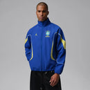 Chaqueta hombre selección de Brasil x Jordan edición especial temporada 2026 2027 azul calidad 1.1 oficial, Chaqueta Brasil Jordan, Brasil x Jordan 2026, Casaca Brasil azul, Ropa exclusiva Brasil, Calidad 1.1 Canarinha, Tienda Hincha Futbolero, Streetwear Brasil, Colaboracion Jordan Futbol, Bloke Core 2026, Moda deportiva lujo.