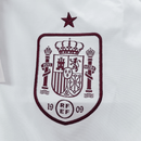 Chaqueta cortaviento España 2026 2027 blanca hombre sin capucha calidad 1.1 oficial, España 2026 cortaviento blanco, Chaqueta España blanca hombre, Cortaviento España sin capucha, Ropa España 26/27 entrenamiento, Calidad 1.1 España blanca, Tienda Hincha Futbolero, Rompevientos fútbol España blanco, Spain Windbreaker 2026 White, Chaqueta viaje España 2027.