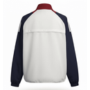 Manchester United 2026, Cortaviento Man United oficial, Chaqueta United 25/26, Ropa oficial Manchester United, Windbreaker fútbol hombre, Regalo fútbol hombre Manchester, Chaqueta blanca Premier League, Cortaviento sin capucha, Manchester United lifestyle kit, Comprar cortaviento barato, Tienda Hincha Futbolero.
