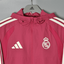 Chaqueta Cortavientos Real Madrid 26/27 Hombre Rosa - TIENDA HINCHA FUTBOLERO