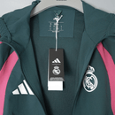 Chaqueta Cortavientos Real Madrid 26/27 Hombre Verde - TIENDA HINCHA FUTBOLERO