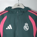 Chaqueta Cortavientos Real Madrid 26/27 Hombre Verde - TIENDA HINCHA FUTBOLERO
