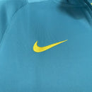 Sudadera hombre selección Brasil temporada 2022 azul claro entrenamiento calidad 1.1 premium oficial joga bonito. Brasil 2022, Sudadera Brasil azul claro, Ropa Brasil barata, Entrenamiento Brasil 2022, Calidad 1.1 Brasil, World Cup Gear, Tienda Hincha Futbolero, Brazil Light Blue Training.