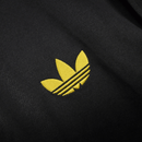 Manchester United 2026, Chaqueta algodón Man United, Ropa oficial Manchester United, Chaqueta casual fútbol hombre, Regalo fútbol hombre Manchester, Manchester United lifestyle, Algodón premium United, Abrigo Man United 25/26, Comprar chaqueta barata, Tienda Hincha Futbolero.