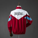 Chaqueta retro hombre Sevilla FC temporada 1993 1994 color vinotinto y blanco escudo bordado calidad 1.1 oficial, Sevilla Retro, Chaqueta Sevilla 1993, Sevilla 93/94, Ropa retro fútbol barata, Calidad 1.1 Sevilla, Bloke Core España, Sevilla vinotinto, Tienda Hincha Futbolero, Sevilla Vintage Jacket.