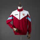 Chaqueta retro hombre Sevilla FC temporada 1993 1994 color vinotinto y blanco escudo bordado calidad 1.1 oficial, Sevilla Retro, Chaqueta Sevilla 1993, Sevilla 93/94, Ropa retro fútbol barata, Calidad 1.1 Sevilla, Bloke Core España, Sevilla vinotinto, Tienda Hincha Futbolero, Sevilla Vintage Jacket.