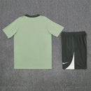 Conjunto hombre entrenamiento Chelsea FC temporada 2025 2026 camiseta y pantalón corto gris escudo bordado calidad 1.1 oficial, Chelsea 2025, Conjunto Chelsea entrenamiento, Chelsea 25/26 gris, Ropa Chelsea barata, Camiseta gris Chelsea, Calidad 1.1 Chelsea, Entrenamiento Premier League, Tienda Hincha Futbolero, The Blues, Bloke Core Chelsea.