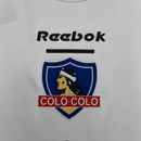Camiseta de Colo Colo 2004 primera equipación retro blanca de hombre con cuello polo negro jersey vintage del Cacique Tienda Hincha Futbolero Albo histórico, Camiseta Colo Colo 2004 retro, Jersey Colo Colo antiguo blanco, Camiseta Colo Colo clásica hombre, Camiseta histórica Colo Colo 2004, Comprar equipación vintage Colo Colo, Calidad retro premium 1.1, Camiseta fútbol chileno retro, Ropa urbana blockecore, Jersey de colección colocolino.