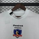 Camiseta de Colo Colo 2004 primera equipación retro blanca de hombre con cuello polo negro jersey vintage del Cacique Tienda Hincha Futbolero Albo histórico, Camiseta Colo Colo 2004 retro, Jersey Colo Colo antiguo blanco, Camiseta Colo Colo clásica hombre, Camiseta histórica Colo Colo 2004, Comprar equipación vintage Colo Colo, Calidad retro premium 1.1, Camiseta fútbol chileno retro, Ropa urbana blockecore, Jersey de colección colocolino.