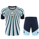 Conjunto hombre selección argentina pre-juego blanco y azul camiseta y pantalón corto temporada 2026 2027 calidad 1.1 oficial, Argentina 2026, Conjunto Argentina pre-juego, Ropa entrenamiento Argentina, Equipación Argentina barata, Calidad 1.1 AFA, Tienda Hincha Futbolero, Messi 2026, Bloke Core Argentina, Camiseta pre-match Argentina, Regalo fútbol mundial 2026.
