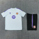 Conjunto Barcelona Entrenamiento 26/27 Camiseta Gris y Pantalón Negro - TIENDA HINCHA FUTBOLERO