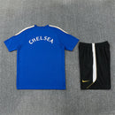 Conjunto entrenamiento Chelsea FC 26/27 camiseta azul y pantalón negro - Chelsea, Chelsea FC, Blues, Chelsea 26/27, Conjunto Chelsea, Entrenamiento Chelsea, Premier League, Tienda Hincha Futbolero, Fútbol, Moda Futbolera, Ropa Chelsea, Camiseta Chelsea