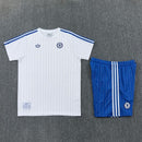 Chelsea FC, Chelsea, Stamford Bridge, Terrace Icons, Colección Icons, Camiseta Blanca y Pantalón Azul, Chelsea 26/27, Tienda Hincha Futbolero, Fútbol, Moda Retro, Coleccionismo, Ropa Exclusiva