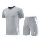 Conjunto de camiseta y pantalón corto Adidas - TIENDA HINCHA FUTBOLERO