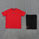 Conjunto hombre Nike entrenamiento camiseta roja y pantalón corto negro calidad 1.1 oficial, Nike 2026, Conjunto Nike rojo, Camiseta roja Nike, Pantalón negro Nike, Ropa deportiva barata, Calidad 1.1 Nike, Moda deportiva 2026, Tienda Hincha Futbolero, Nike Training, Bloke Core.