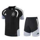 Conjunto España Entrenamiento 26/27 Camiseta y Pantalón Negro - TIENDA HINCHA FUTBOLERO
