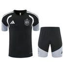 Conjunto España Entrenamiento 26/27 Camiseta y Pantalón Negro - TIENDA HINCHA FUTBOLERO
