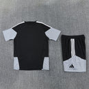 Conjunto España Entrenamiento 26/27 Camiseta y Pantalón Negro - TIENDA HINCHA FUTBOLERO