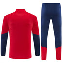 Conjunto hombre Selección España temporada 2026 2027 oficial sudadera roja pantalón azul marino fútbol técnica transpirable La Roja entrenamiento.