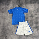 Conjunto Infantil Cruzeiro I 26/27 Camiseta y Pantalón -Cruzeiro, Cruzeiro EC, Raposa, Cabuloso, Mineirão, Infantil, Niños, Conjunto Infantil, Camiseta y Pantalón, Primera Equipación, Home Kit, Kit Completo, Cruzeiro 26/27, Tienda Hincha Futbolero, Fútbol Brasileño, kit infantil oficial