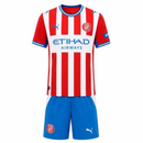 Conjunto Infantil Girona I 26/27 Camiseta y Pantalón - Girona FC, Girona, Montilivi, Albirrojos, Gironistes, Primera Equipación, Home Kit, Local, Infantil, Kids, Niños, Conjunto Infantil, Camiseta y Pantalón, Kit, Girona 26/27, Tienda Hincha Futbolero, Fútbol Español, kit ninos oficial