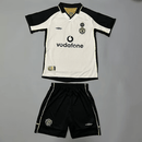 Conjunto Infantil Manchester United 100 Años 2001/02 Camiseta y Pantalón Retro - TIENDA HINCHA FUTBOLERO