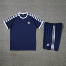 Conjunto de camiseta y pantalón corto Adidas